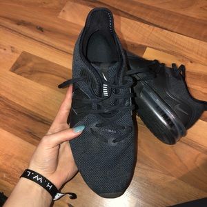 Black Nike air max